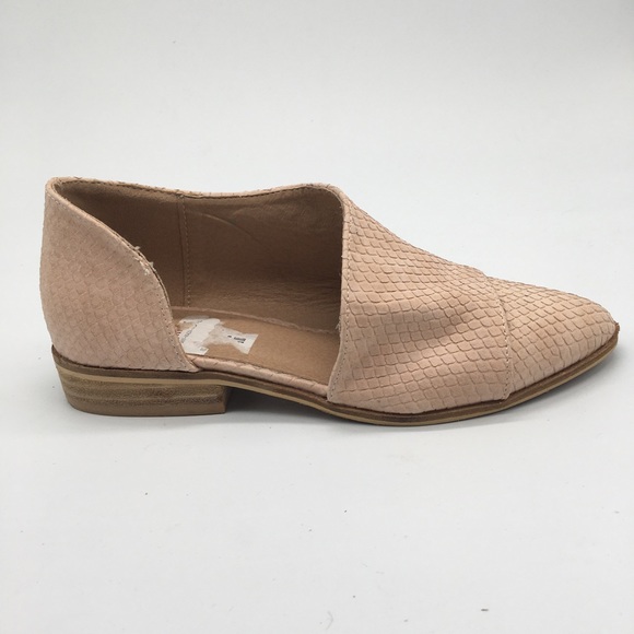 Catherines Shoes Catherines Swan Blush Color Flats Slip On Size 6